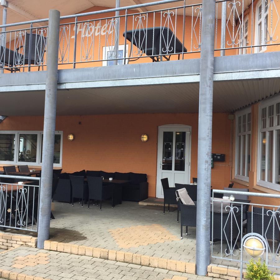 Hotel Klover Es Hellevad Exterior photo